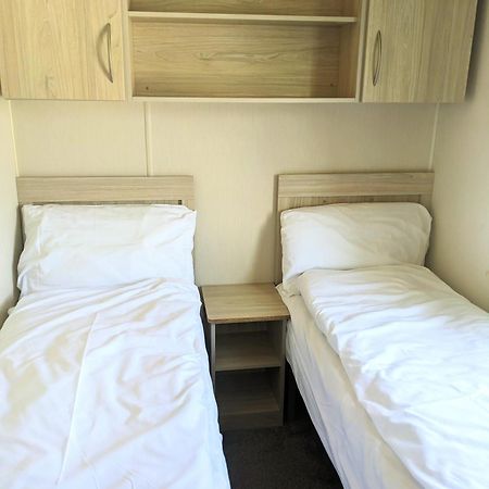 Large 4 Person Couples And Family Caravan In Newquay Bay Resort Exterior foto