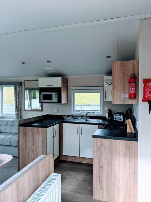 Large 4 Person Couples And Family Caravan In Newquay Bay Resort Exterior foto