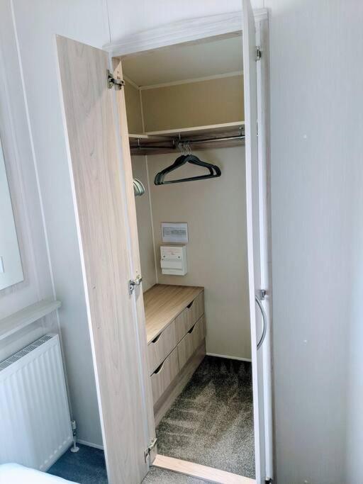 Large 4 Person Couples And Family Caravan In Newquay Bay Resort Exterior foto